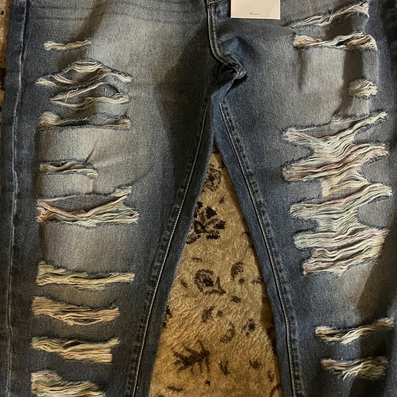 KanCan Distressed High Waste Skinny Jeans - Brand New w/Tag. Never Worn. - Picture 3 of 5
